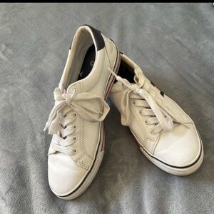 Tommy Hilfiger leather White Laceup Lowtop Contrasting Heel  Striped Sneakers 7